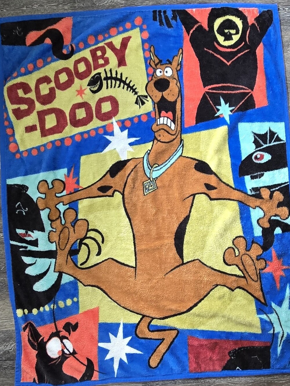Scooby-Doo Orange & Blue Plush Throw Blanket - Licensed Character Bedding